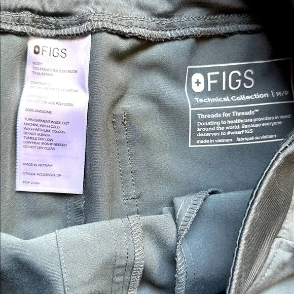 FIGS Women’s Scrub set. Color: Bonsai. - Picture 2 of 5